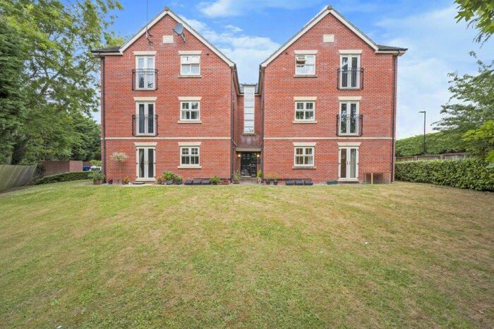 2 Bedroom Apartment To Rent In Cherry Trees, Bessacarr, DN4