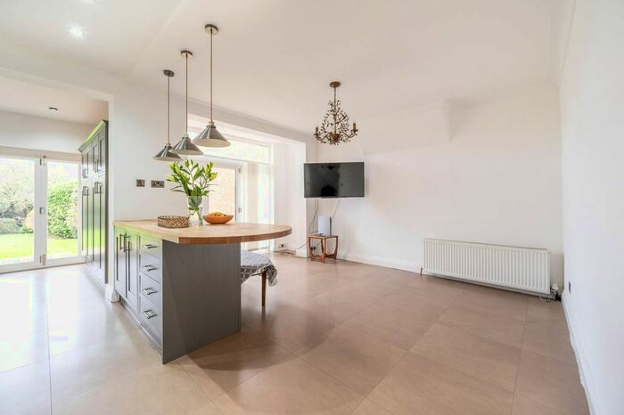 5 Bedroom Terraced House To Rent In Woodford Green, Woodford Green, IG8