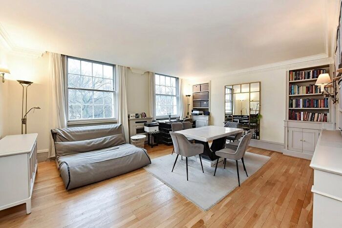 4 Bedroom Flat For Sale In Large Lateral Flat - Eaton Square, Belgravia, SW1W