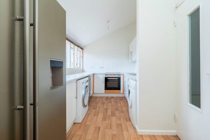 1 Bedroom Flat To Rent In Osborne Place, Sutton, SM1