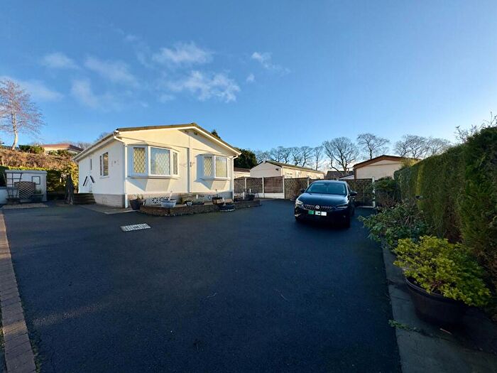2 Bedroom Detached Bungalow For Sale In Gawthrope Edge Padiham Road, Burnley, BB12
