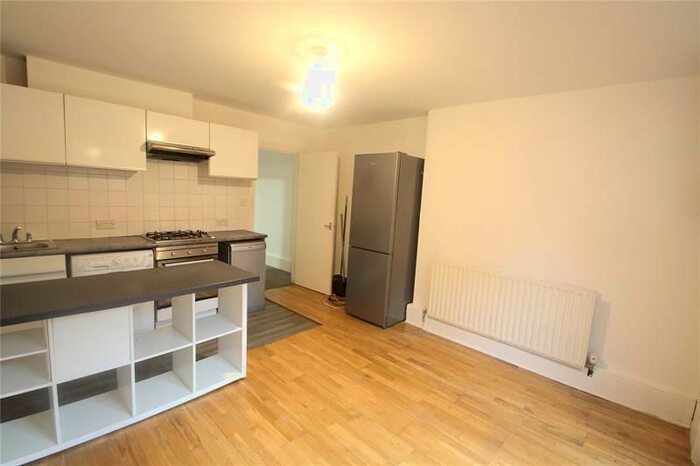 2 Bedroom Flat To Rent In Brixton Hill, London, SW2