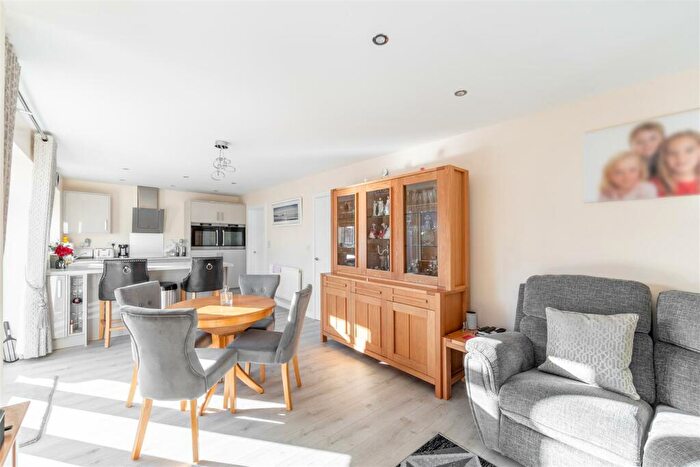 4 Bedroom Detached House For Sale In Paddock Lane, Moorfields Estate, NE12