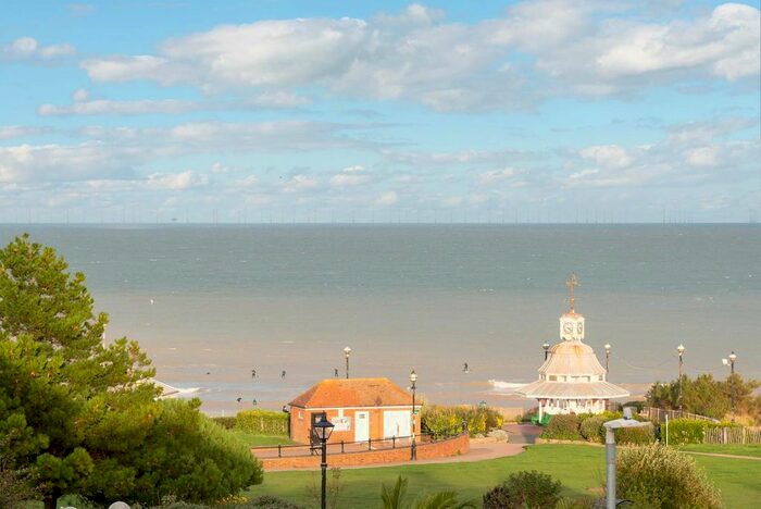 1 Bedroom Flat For Sale In Granville Road, Broadstairs, CT10