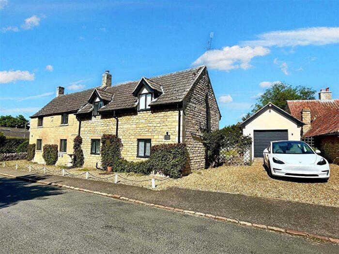 4 Bedroom Detached House For Sale In Manor Road, Stretton, Oakham, LE15