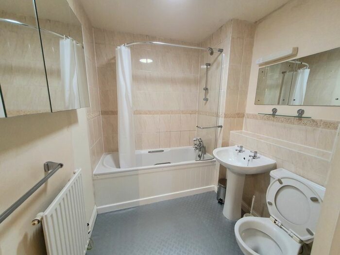 3 Bedroom Terraced House To Rent In Venneit Close, Oxford OX1