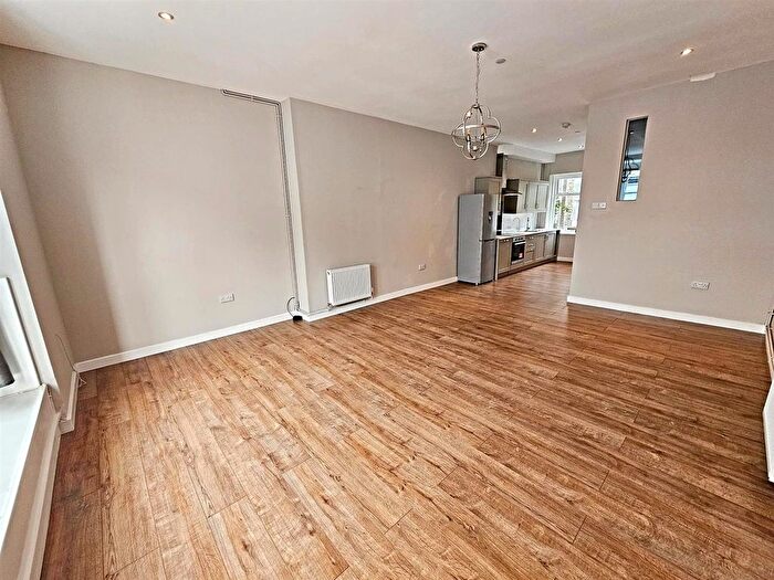 1 Bedroom Maisonette To Rent In Taff Street, Pontypridd, CF37