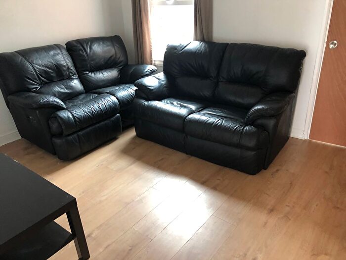 3 Bedroom Terraced House To Rent In Blenheim Gardens, Reading, RG1