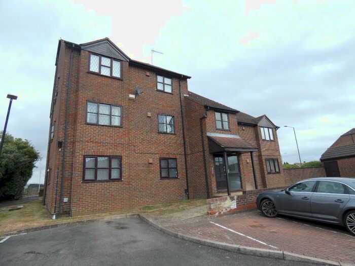 1 Bedroom Apartment To Rent In Raleigh Close, Slough, Berkshire, SL1