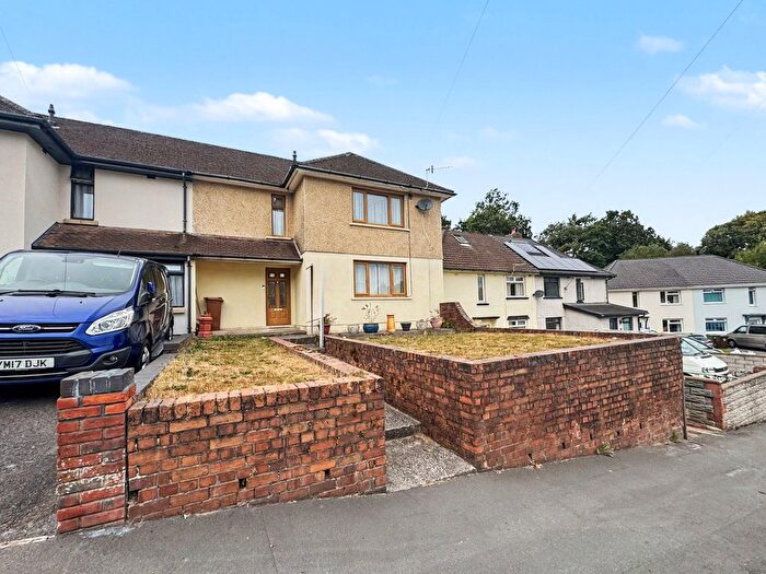 3 Bedroom Semi Detached House For Sale In Heol-Y-Nant, Bryncenydd, Caerphilly, CF83
