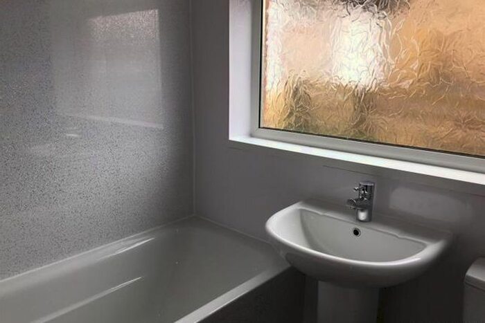 1 Bedroom Flat To Rent In Mayfield Place, Carluke, ML8