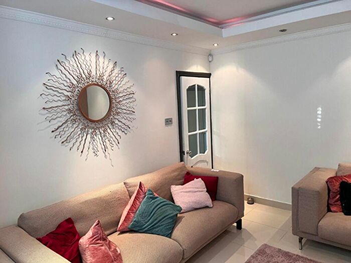 5 Bedroom Semi-Detached House To Rent In Harrow Road, Wembley, HA9