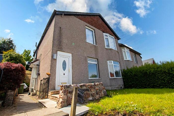 3 Bedroom Flat To Rent In Montford Avenue, Glasgow, G44