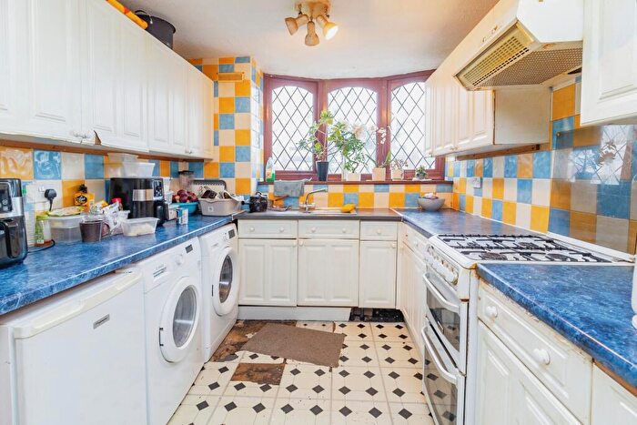 3 Bedroom End Of Terrace House For Sale In Laidon Close, Bletchley, Milton Keynes, Buckinghamshire, MK2