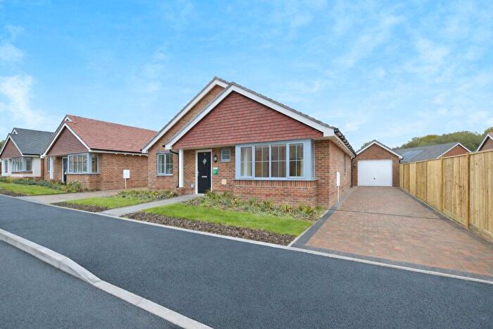 3 Bedroom Detached Bungalow For Sale In Ringwood Road, Alderholt, Fordingbridge, SP6