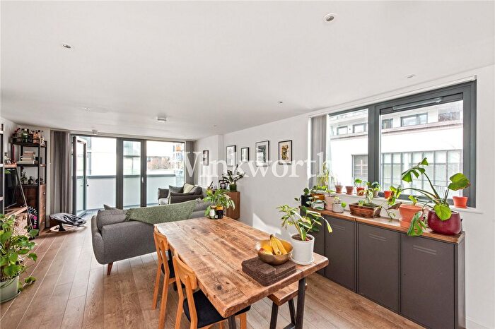 2 Bedroom Flat For Sale In Waterside Way, London, N17