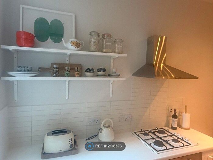 1 Bedroom Flat To Rent In Fentiman Road, London, SW8
