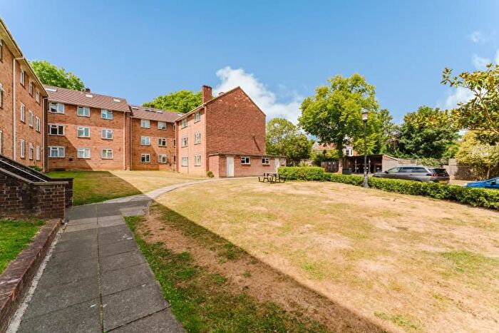2 Bedroom Flat To Rent In Sandgate House, W5
