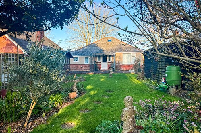 2 Bedroom Bungalow For Sale In Salisbury Road, Alresford, SO24