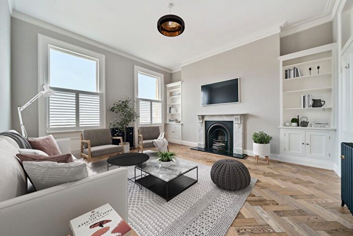 2 Bedroom Flat To Rent In Grand Avenue, Hove, BN3