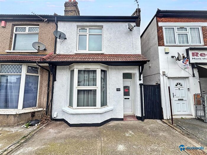 2 Bedroom Property For Sale In Green Lane, Ilford, IG1