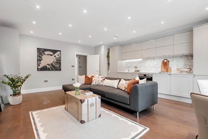 1 Bedroom Flat For Sale In Brondesbury Park, London, NW6