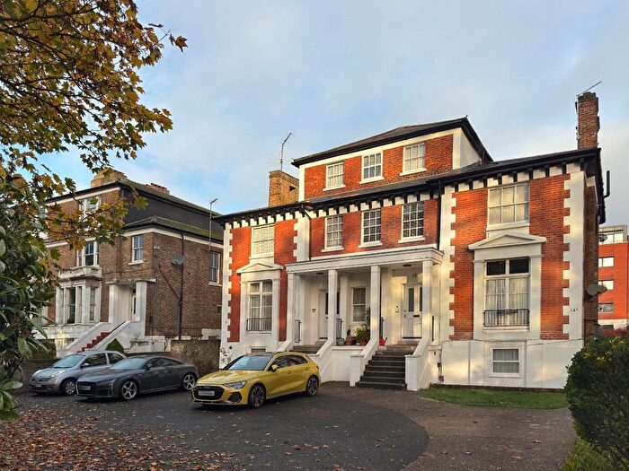 2 Bedroom Flat For Sale In Mattock Lane, W5