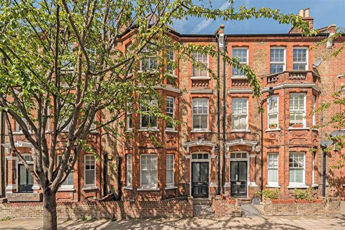 1 Bedroom Flat For Sale In Hackford Road, Stockwell, SW9