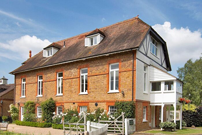 4 Bedroom Semi-Detached House For Sale In West Road, Hunton, Kent, ME15
