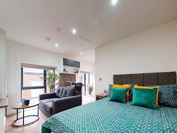Apartment To Rent In Flat, Hyde Terrace #, LS2
