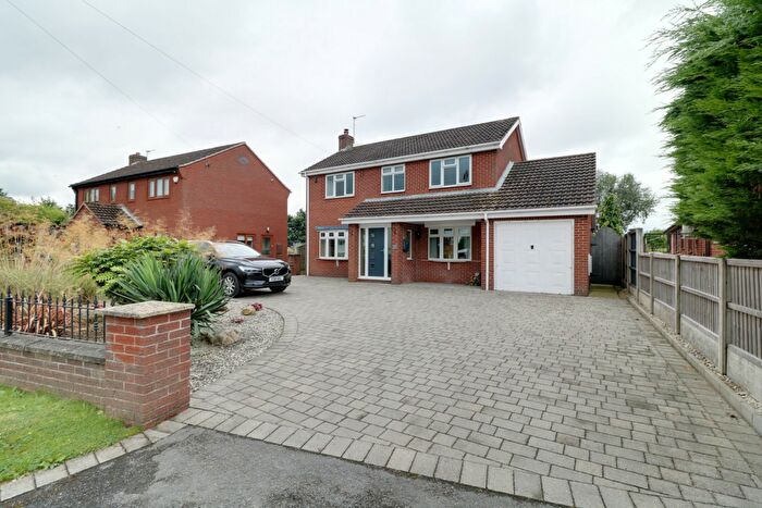 3 Bedroom Detached House For Sale In Sandtoft Road, Belton, Doncaster, DN9