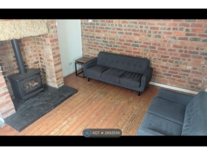 2 Bedroom Terraced House To Rent In Glebe Ave, Leeds, LS5