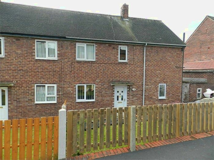 3 Bedroom Semi-Detached House To Rent In Worrall Road, High Green, Sheffield, S35
