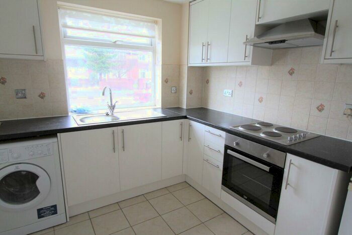 1 Bedroom Apartment To Rent In Manor Road, Banbury, Oxon, OX16