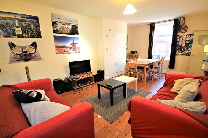 5 Bedroom Semi Detached House To Rent In Burley Lodge Road, Hyde Park, Leeds, LS6