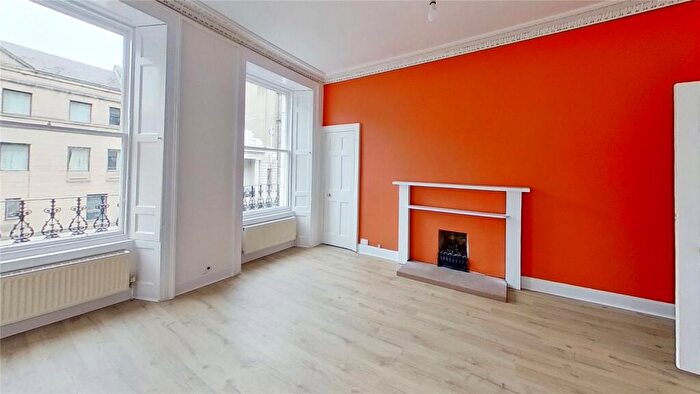 2 Bedroom Flat To Rent In Clerk Street, Edinburgh, EH8