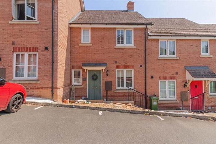 3 Bedroom Terraced House For Sale In Manders Croft, Southam, CV47