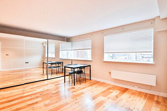 1 Bedroom Flat To Rent In Ewell Road, Surbiton, KT6