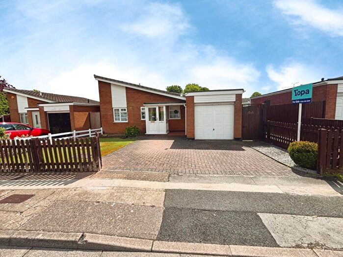 2 Bedroom Detached Bungalow For Sale In Aubourn Avenue, Lincoln, LN2