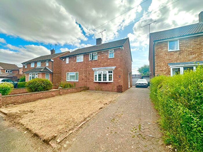 2 Bedroom Semi Detached House To Rent In Blackthorn Drive, Luton, LU2