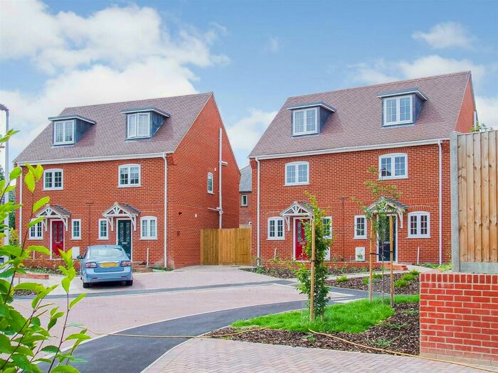 3 Bedroom House To Rent In Newbury Street, Lambourn, Hungerford, RG17