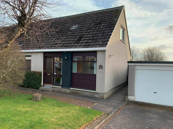4 Bedroom Semi-Detached House For Sale In Dyers Court, Kelso, TD5