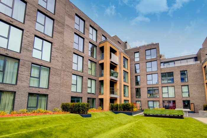 2 Bedroom Flat To Rent In Long Lane, London, SE1