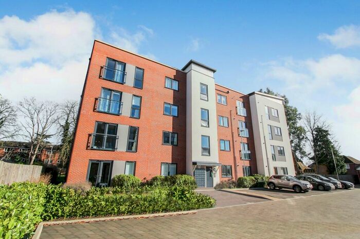 2 Bedroom Apartment To Rent In Elvian Close, Reading, RG30