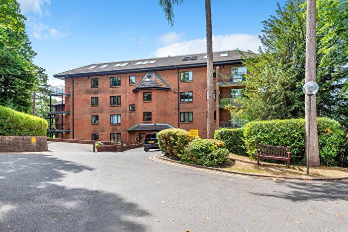 2 Bedroom Apartment For Sale In Landscape Road, Warlingham, CR6