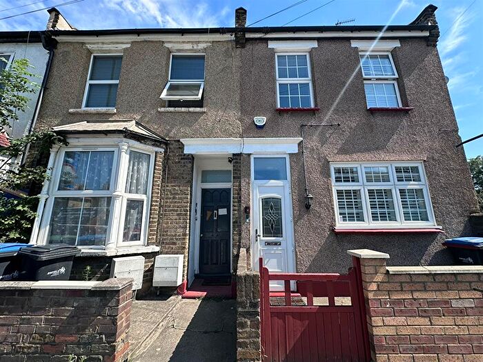 1 Bedroom Property To Rent In Montagu Road, London, N18