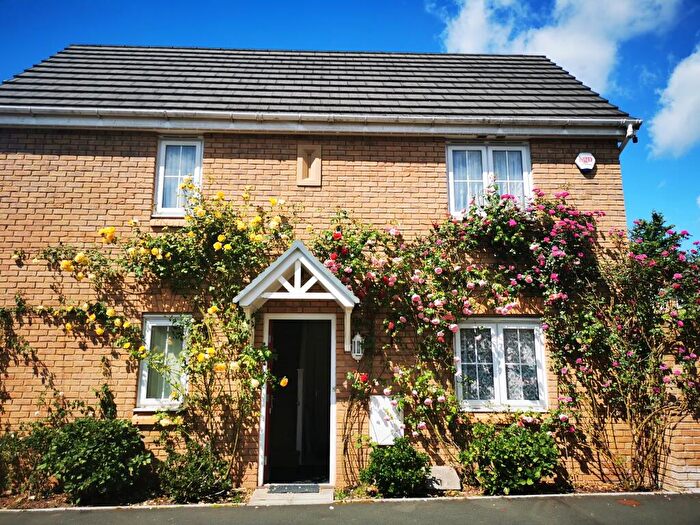 3 Bedroom House To Rent In Heol Senni, Bettws, Newport, NP20