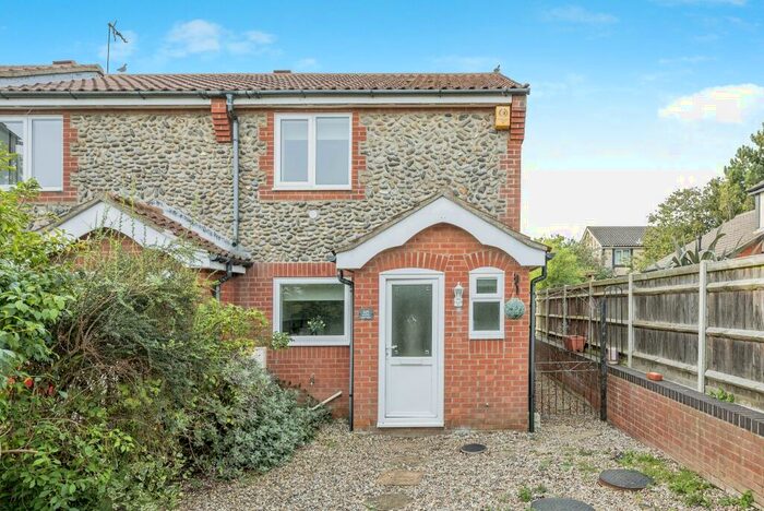 2 Bedroom End Of Terrace House To Rent In Cromer Road, Mundesley, Norwich, NR11