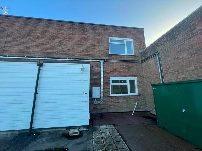 2 Bedroom Maisonette To Rent In Marsh Lane Parade, Stafford Road, Wolverhampton, West Midlands, WV10