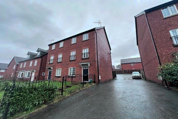 4 Bedroom Terraced House To Rent In Cornwall Street, Manchester, M11